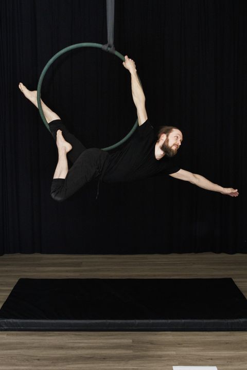Iiro on aerial hoop